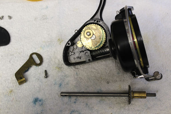 Penn 700/704/704Z Spinfisher Repair Walk-Through – Scott's Bait and Tackle  & MysticParts.com (Shared)